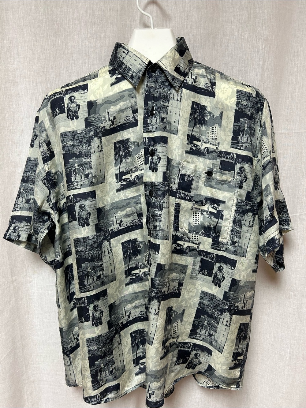 100% silk shirt size large vintage photo design
